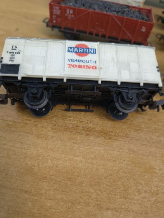 Zestaw 15 wagonów kolejowych – skala HO (1:87) – PIKO / Roco