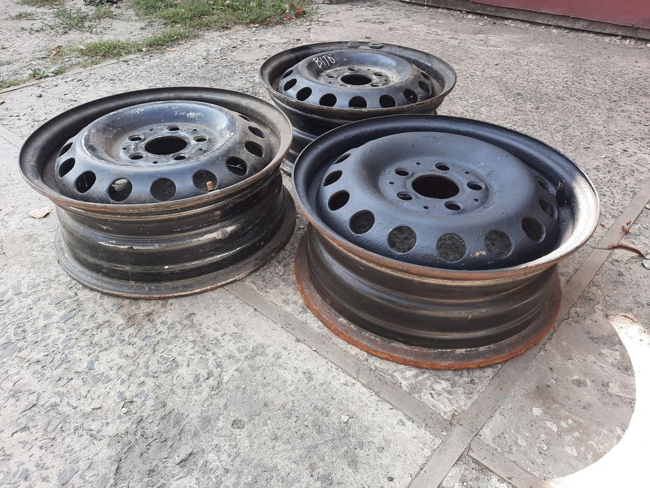 Продам жилізні дискі на Мерседес Віто 2000 року 3 шт