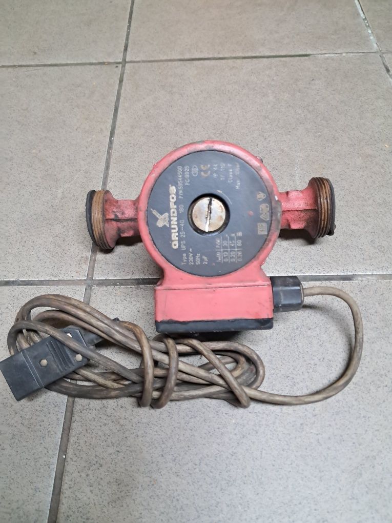 POMPA C.O Grundfos UPS 25-40