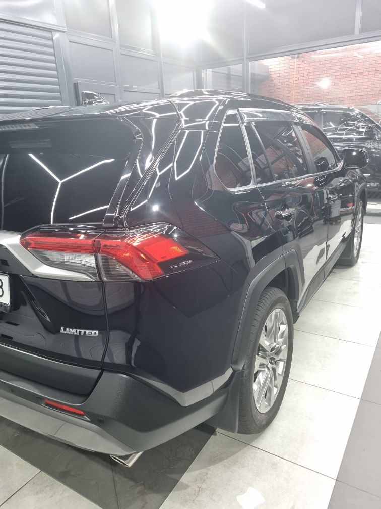 Продам Toyota Rav4 2019