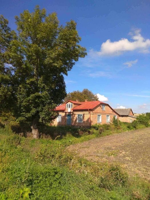 Продам цегляний будинок