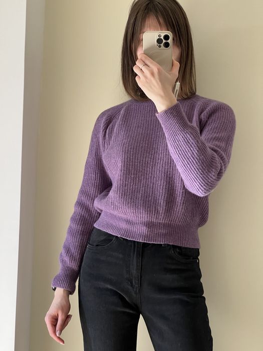 Вовняний короткий ліловий светр