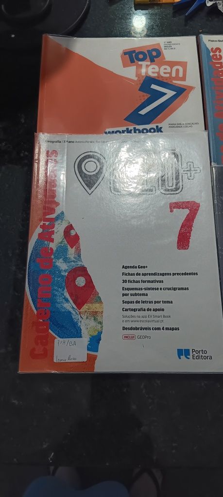Cadernos fichas 7o ano novos e encadernados