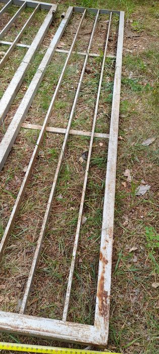 Stalowa kratownica wejściowa