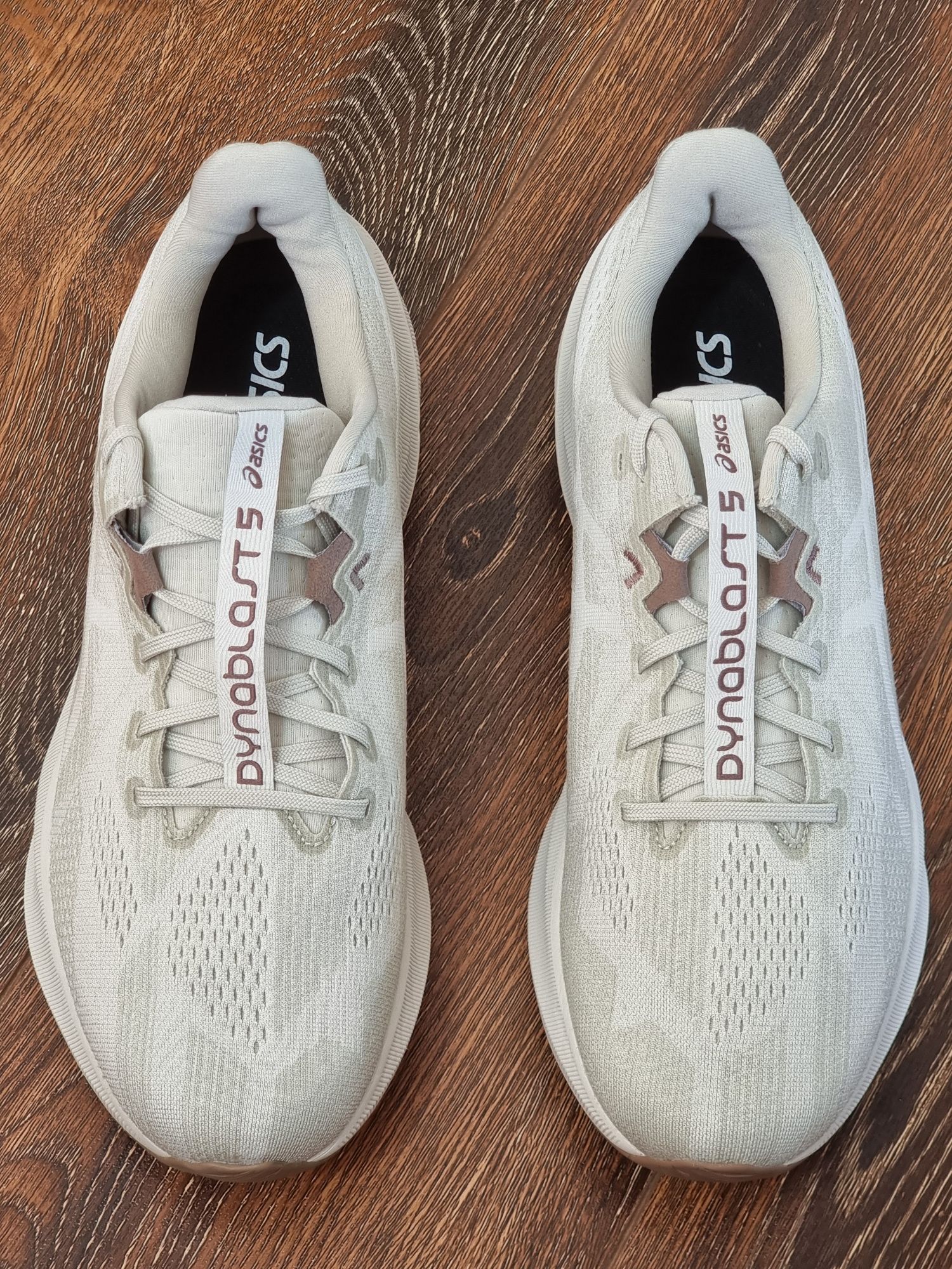 Оригінал 100% кросівки чоловічі asics dynablast 5  euro 44.5