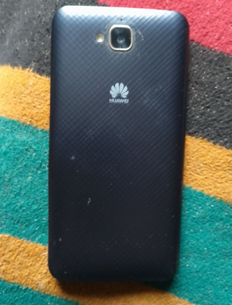 Продам смартфон Huawei TIT-U02