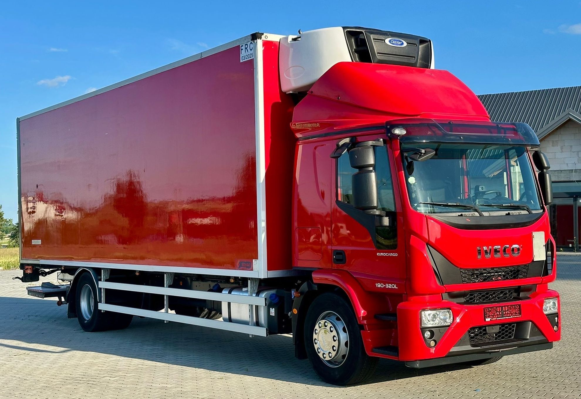 Iveco EUROCARGO 180-320 / CHŁODNIA / WINDA / 21 PALET / 8.5 M DŁUGOŚCI / CARRIER / SYPIALKA / EURO 6