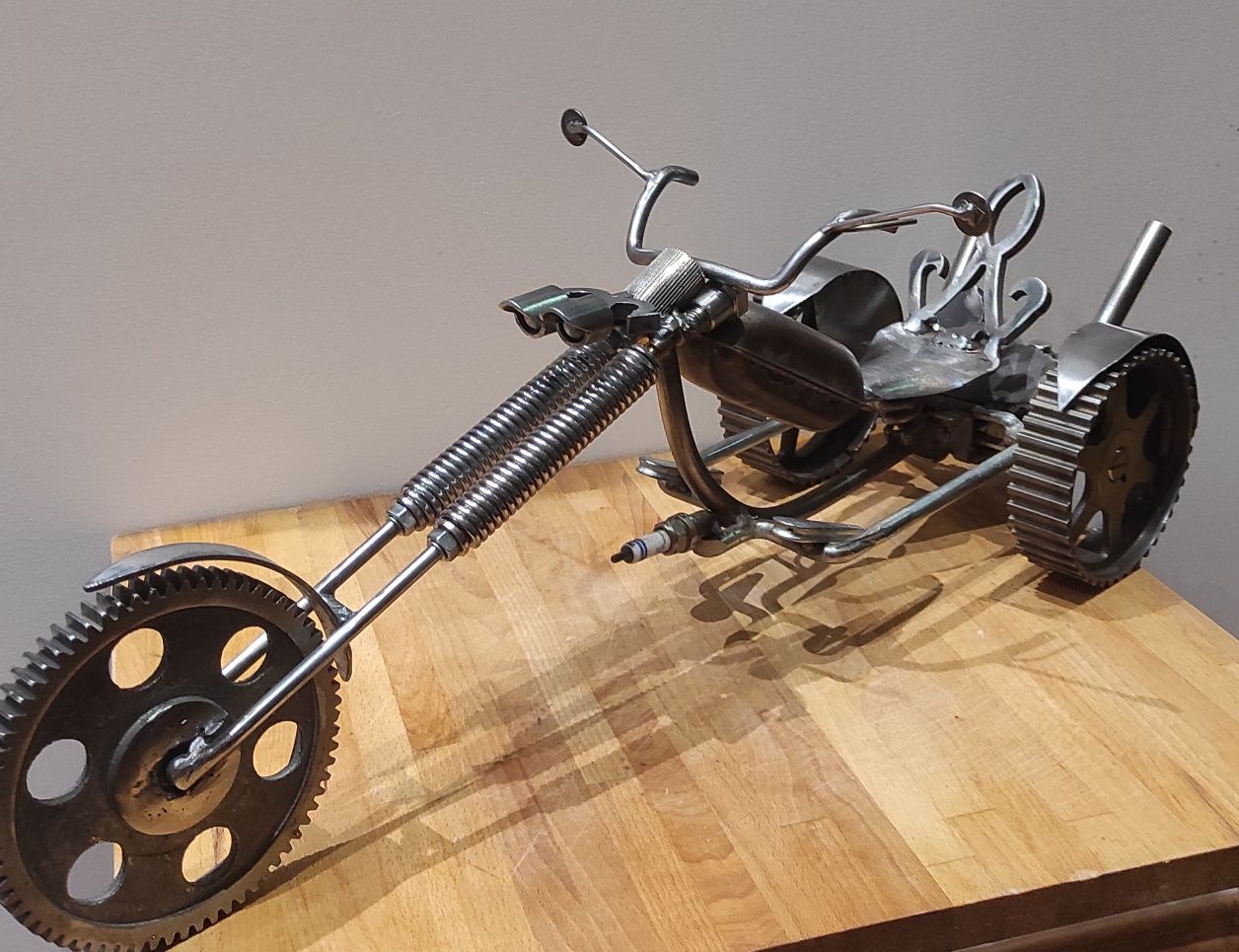 Metalowy model motocykla choper 2