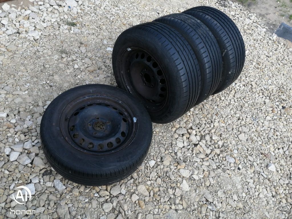 Opony  205/60R15 4 sztuki