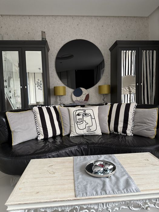 Skórzana czarna sofa
