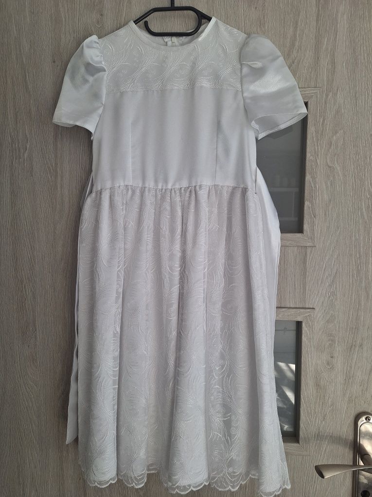 Biała sukienka tiulowa rozmiar 140 cm.