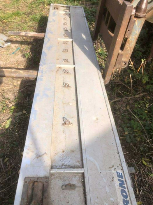 Burty do naczepy Krone 60cm