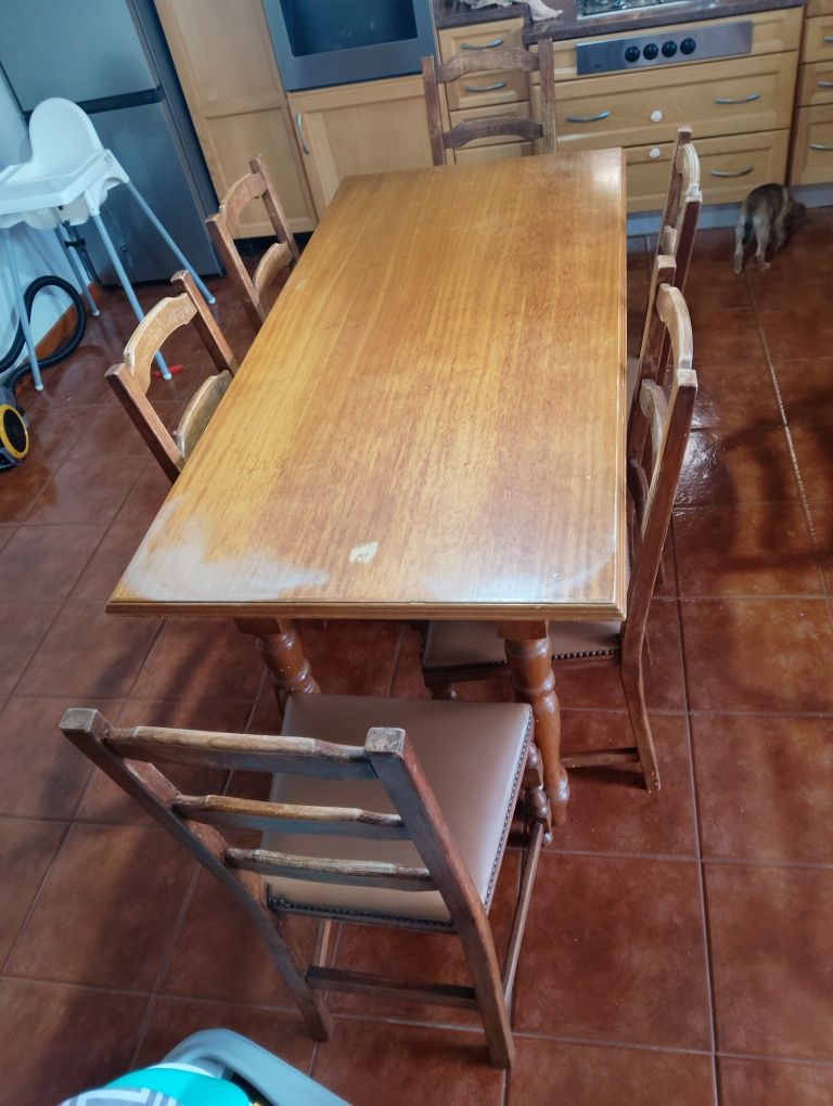 Mesa de jantar+ 6 cadeiras