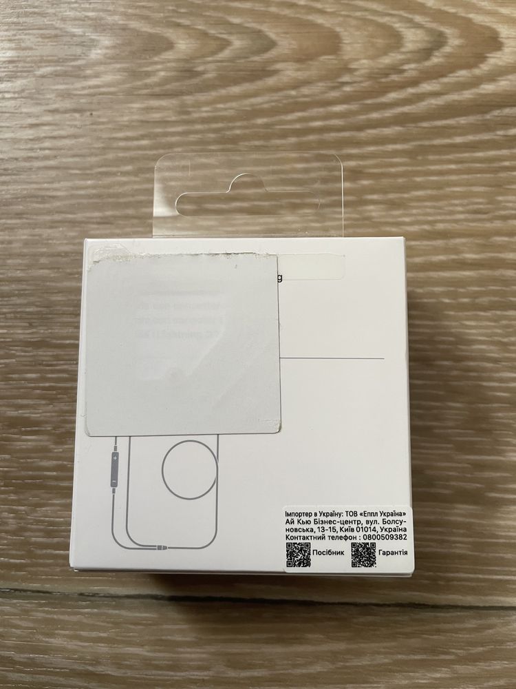 Навушники вкладиші дротові Apple EarPods with Mic Lightning MMTN2ZM/A