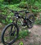 NS Bikes Fuzz 27.5 M Dh Boxxer ultimate, Fox Kasihma Shimano saint/zee