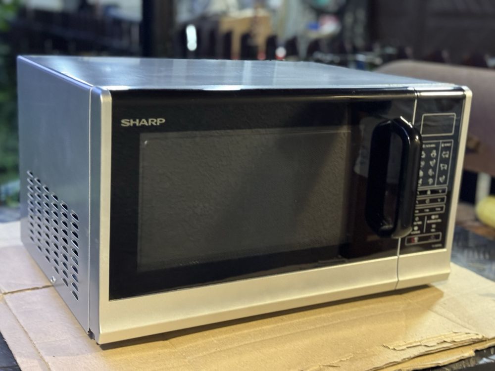 Мікрохвильова піч Sharp YC-GG252AE
