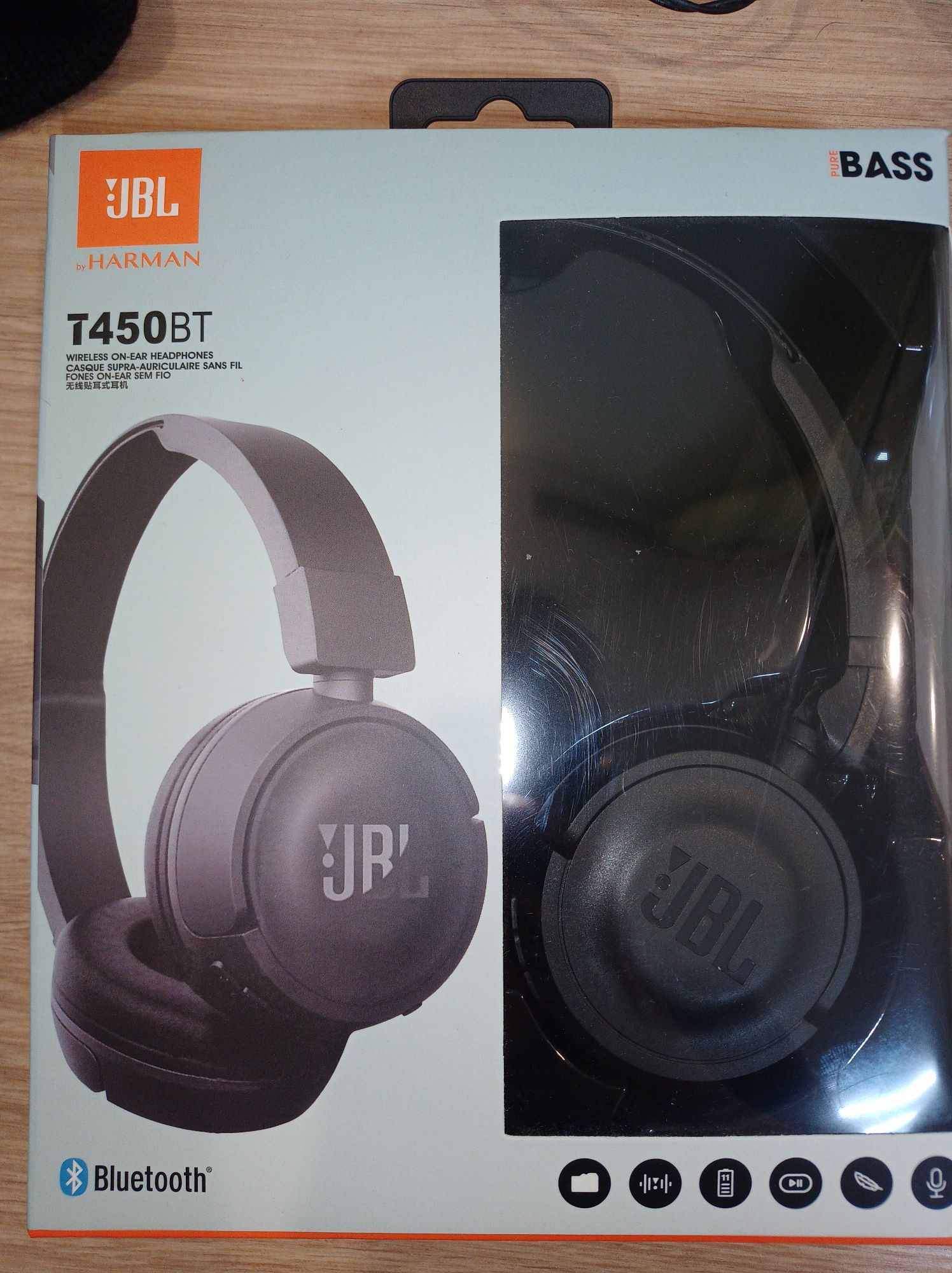 Продаються навушники JBL T450BT . Стан новий