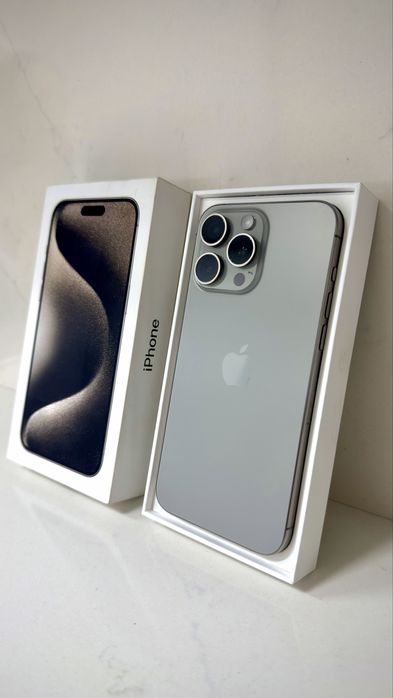iPhone 15 Pro Max – 256 GB – Cinzento Titânio – Estado como novo