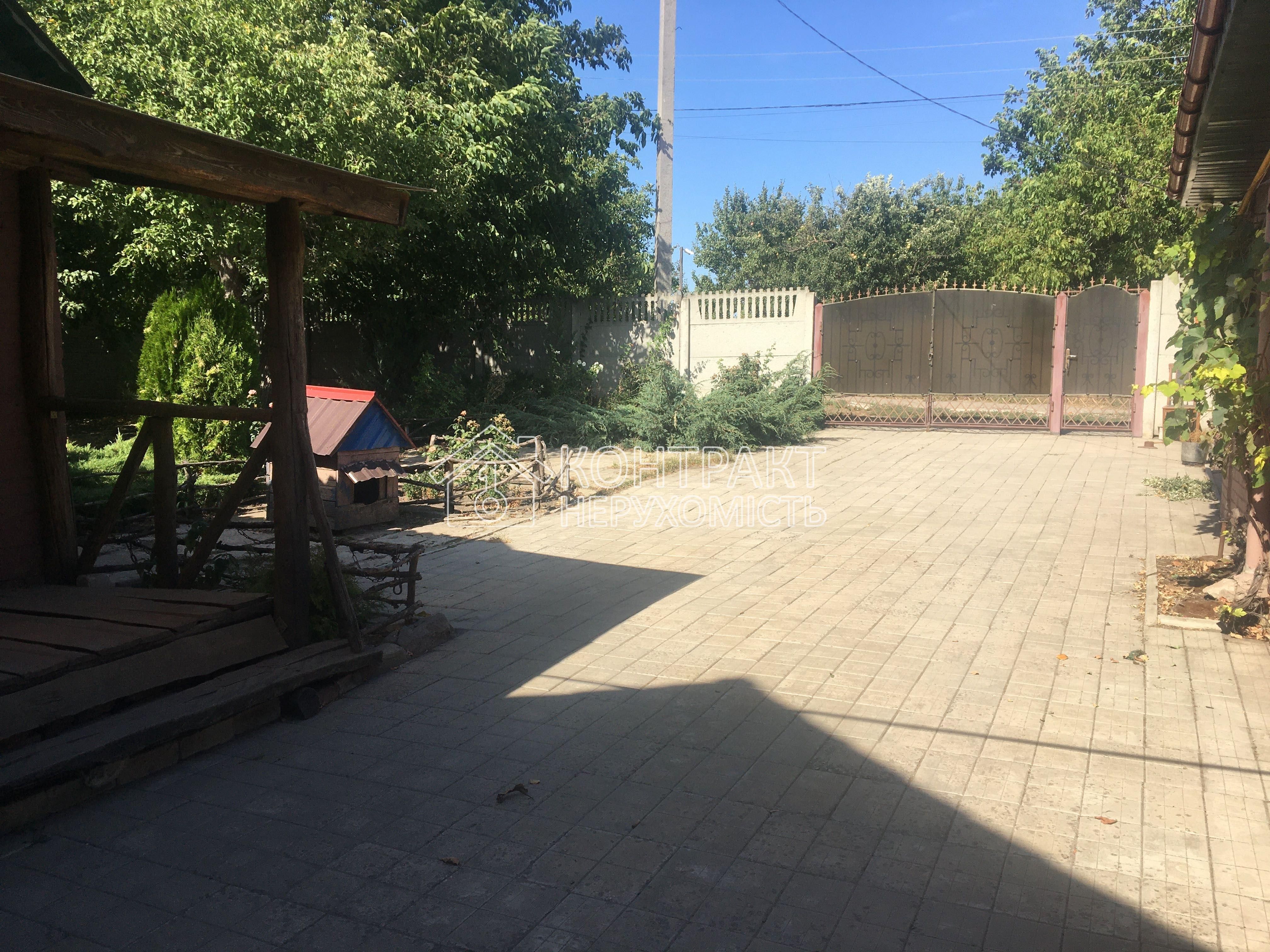 Продам будинок-садибу  30 соток землі приватизовані