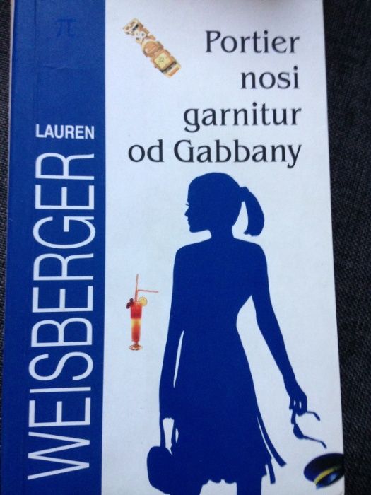 Portier nosi garnitur od Gabbany - Lauren Weisberger