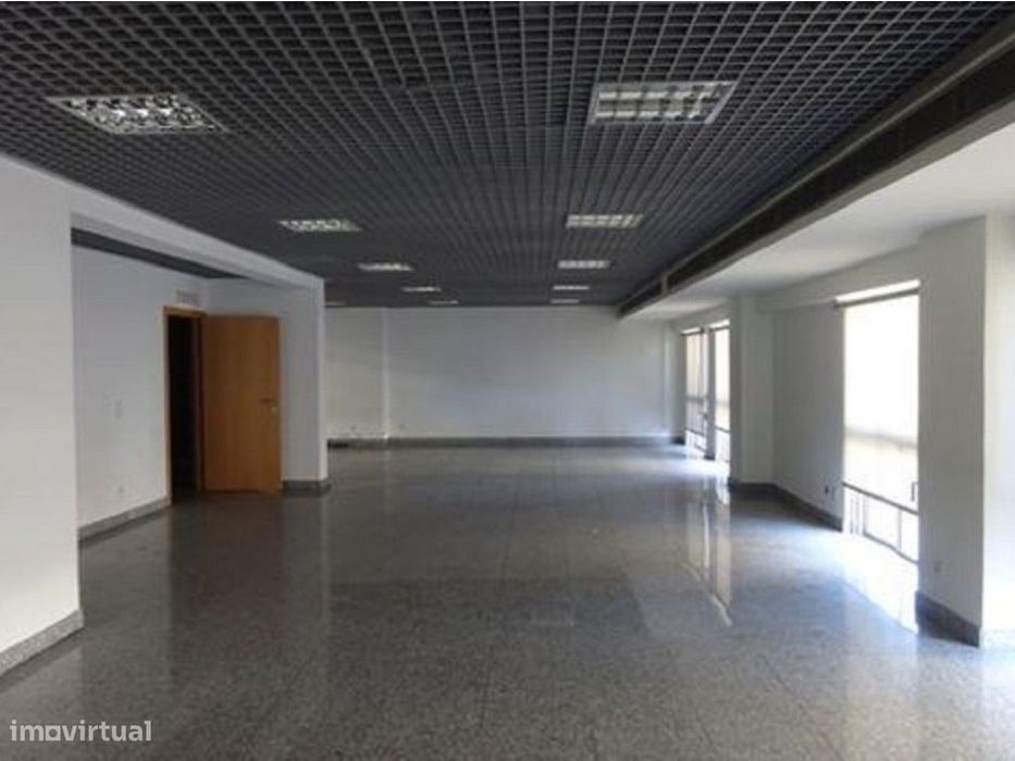 Loja para Venda em Sacavém, Loures