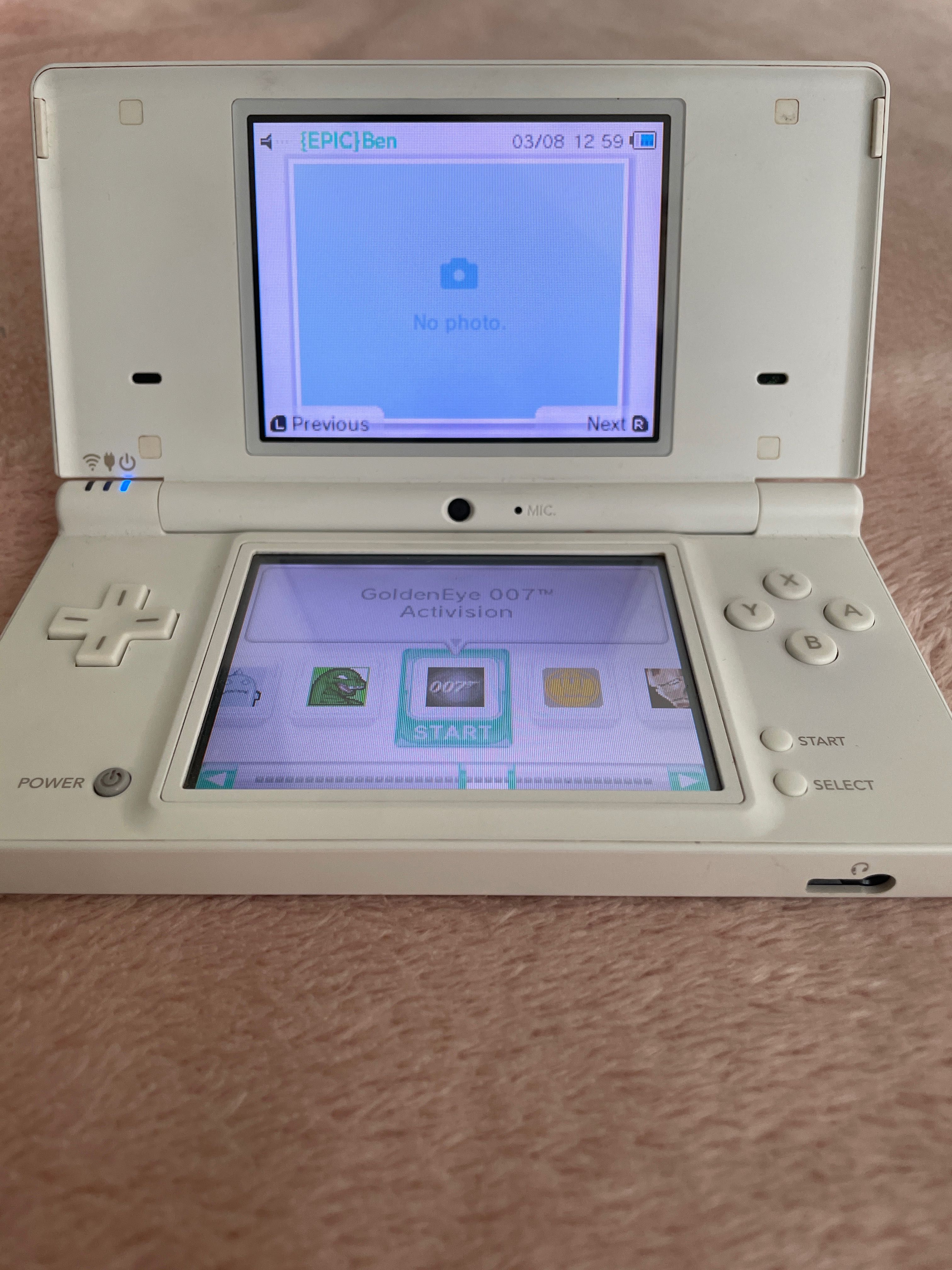 Vendo Nintendo DSI desbloqueada todos os jogos