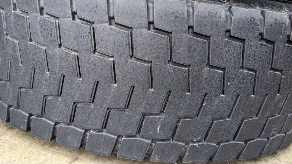 Шины бу резина 315 70 22,5 Адванс и Матадор