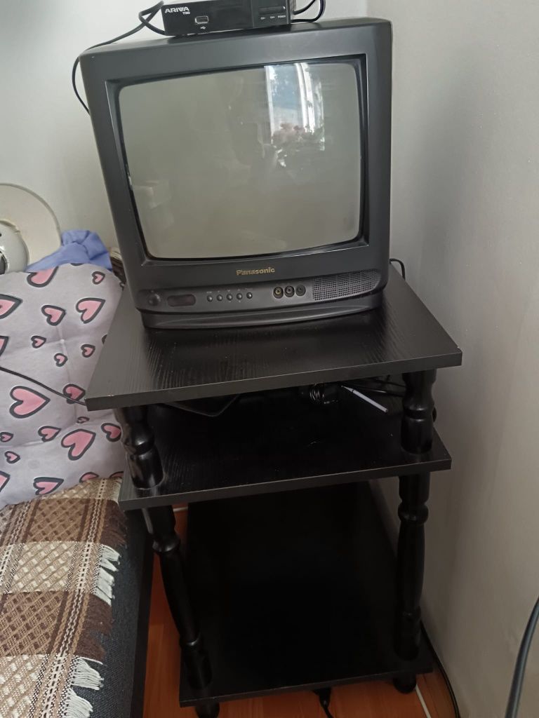 Dekoder i Telewizor z kineskopem Panasonic, stolik gratis