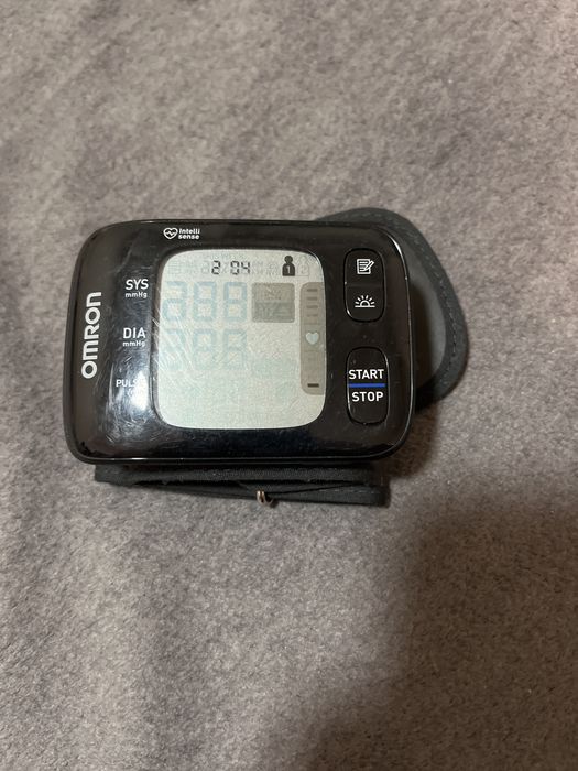 Ciśnieniomierz Omron model RS7