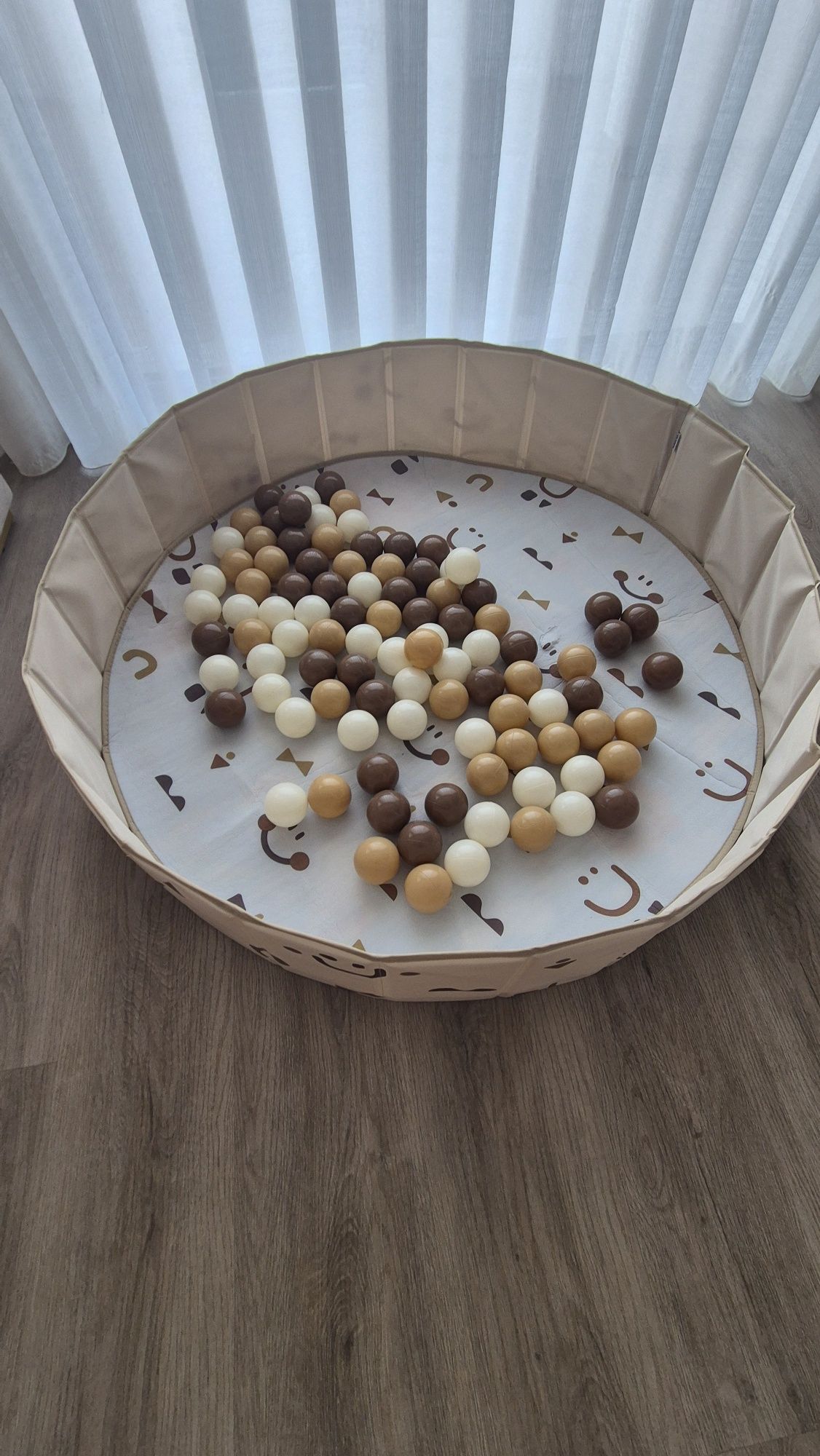 Ubaby - Piscina de bolas para bebés com tapete bege