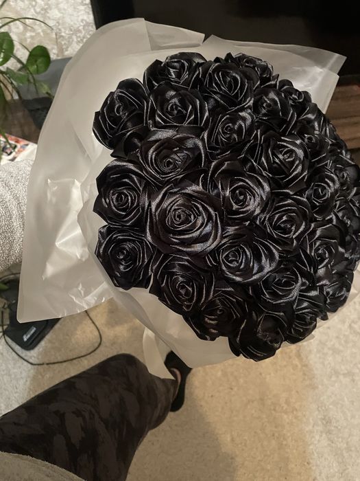 Букет чорних троянд з атласу. Великий.