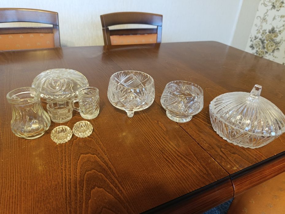 Elementy kryształowej zastawy stolowej