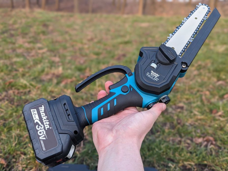 Акумуляторна Міні пилка Makita BCS250BL 36V 6Ah