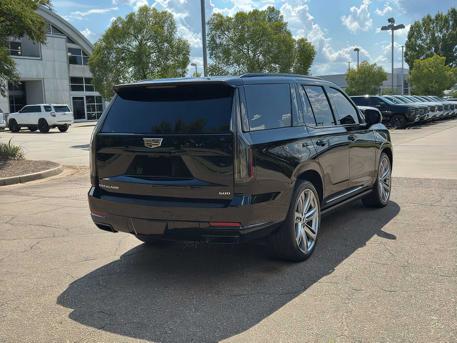 Cadillac Escalade      2025