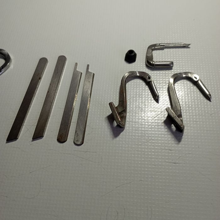 Продам петлителі і ножі до оверлока