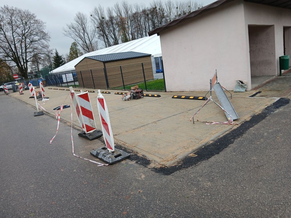 Układanie kostki brukowej kompleksowe usługi brukarskie pracę ziemne
