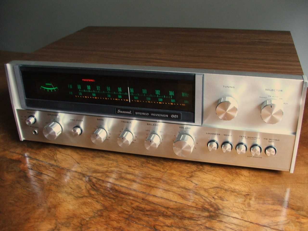 Amplituner Sansui 661