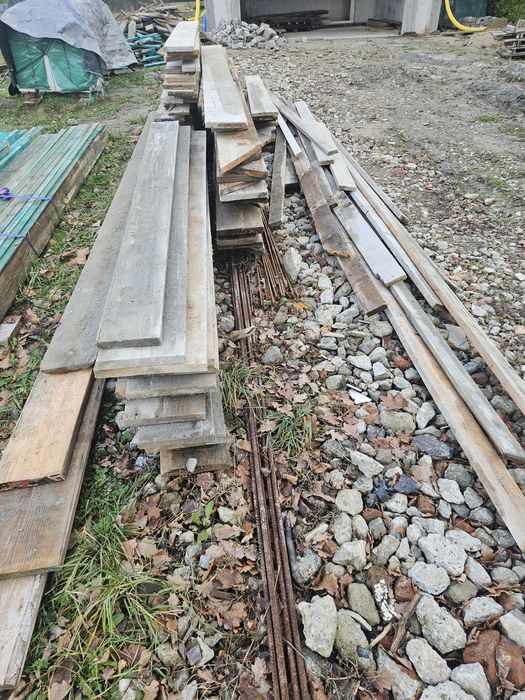 Deski szalunkowe po jednej budowie