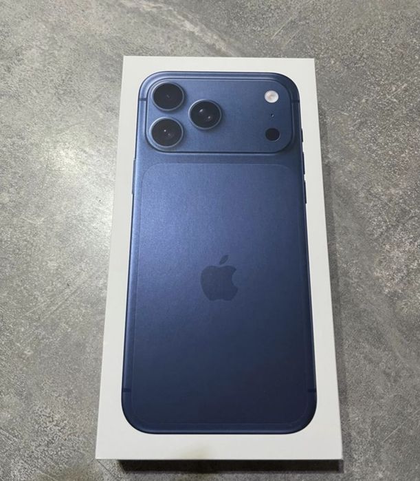 Iphone 17 pro max 1T Синий,новый