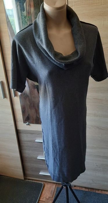 Женское серое платье