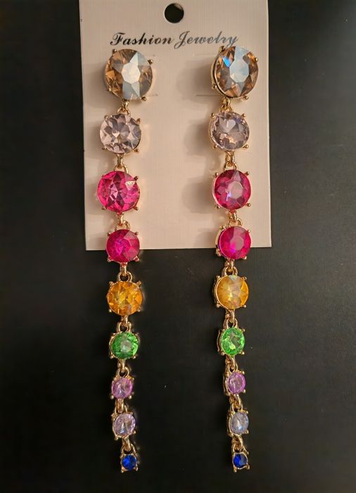 Wyjątkowe kolczyki, kolorowe kamienie. Stal nierdzewna