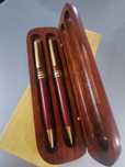 Conjunto de canetas de madeira