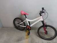 Vendemos bicicleta branca e cor de rosa para idade 4-8 anos