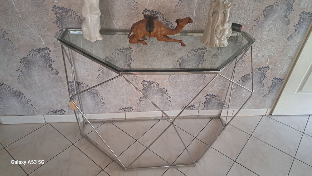 Szklana konsola glamour