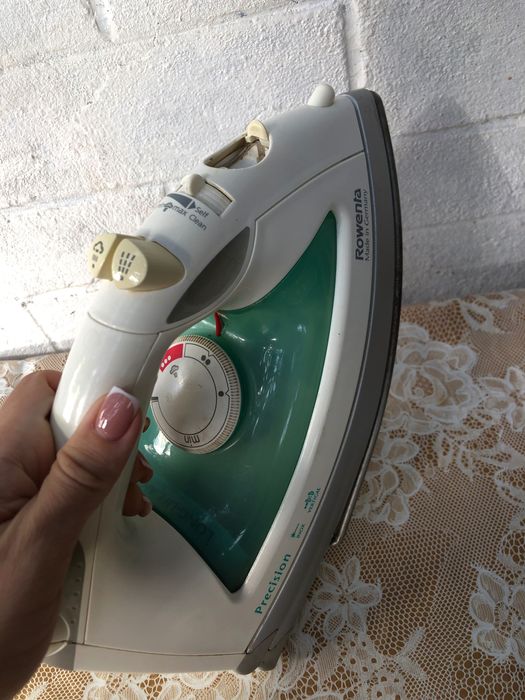 Продам утюг немецкий Rowena DM520