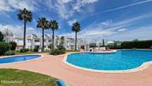 Algarve, Carvoeiro, apartamento T1 espaçoso, com piscina e estacioname