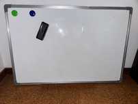 Quadro branco magnético com canetas
