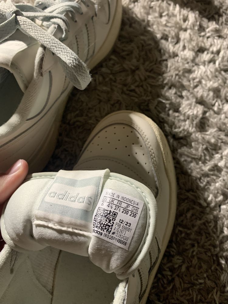 Adidas forum low