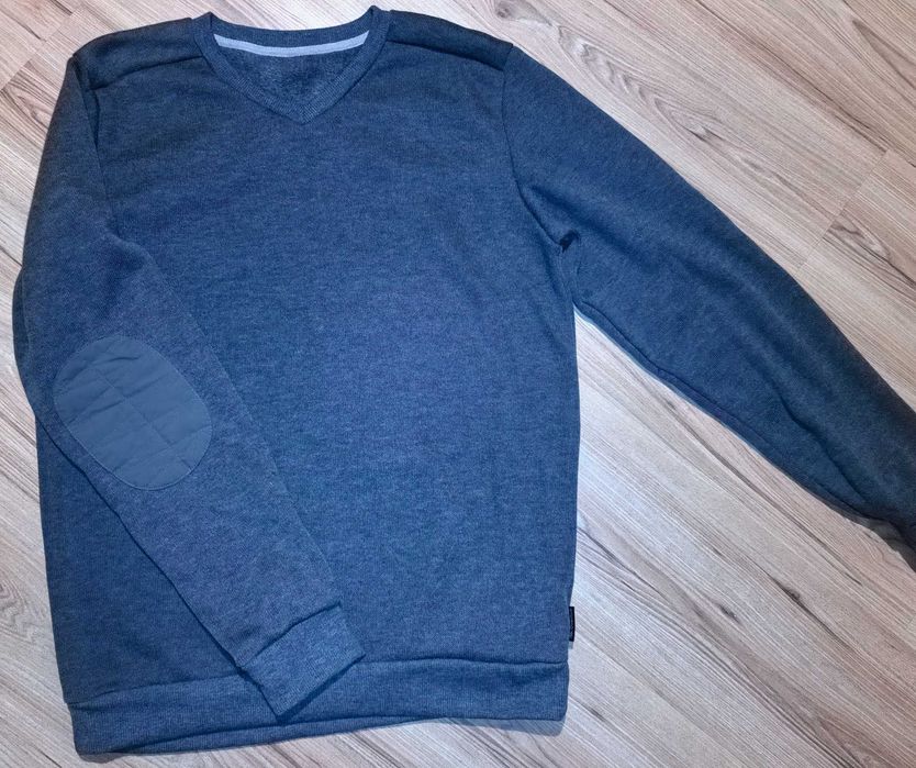 sweter męski w serek