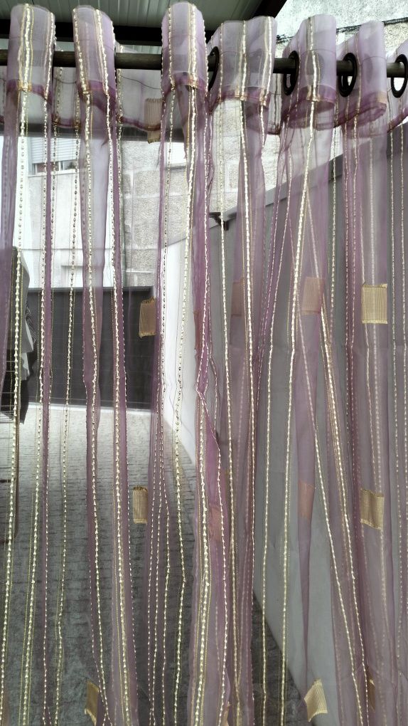 2 Cortinas rosa como novas com dourado 10 euros as duas